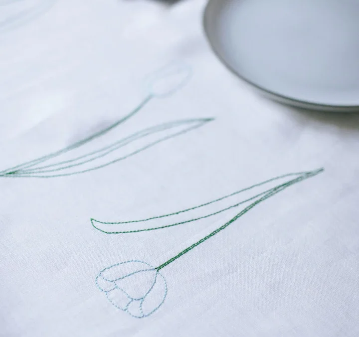 Jennifer Slattery – Tulip Embroidered Irish Linen Table Runner in Ivory