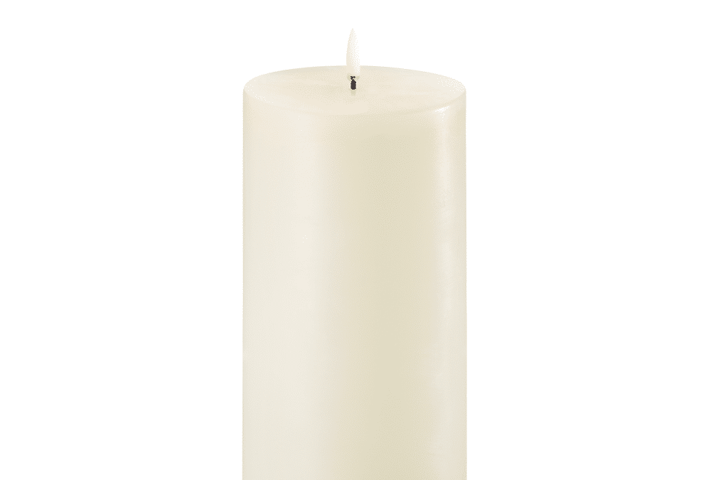 Uyuni Pillar Candle Ivory 10.1×20.3cm